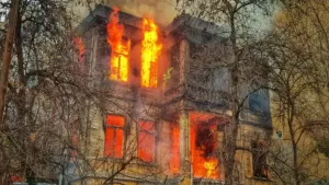 Historia dnia dotyczy starszej kobiety, która przez wiele lat mieszkała w swoim samochodzie, nie zwracając na to uwagi, dopóki jej sąsiad tego nie odkrył.