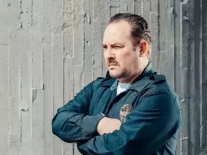 Moja sąsiadka przyniosła mi walizkę i pośpiesznie poprosiła, żebym ją zatrzymał, dopóki nie wróci – następnego dnia zobaczyłem policję na jej podwórku