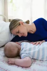 Kiedy jej mąż zdradził, zignorowała go. Kiedy wręczył jej papiery rozwodowe, natychmiast odwróciła swoje karty.