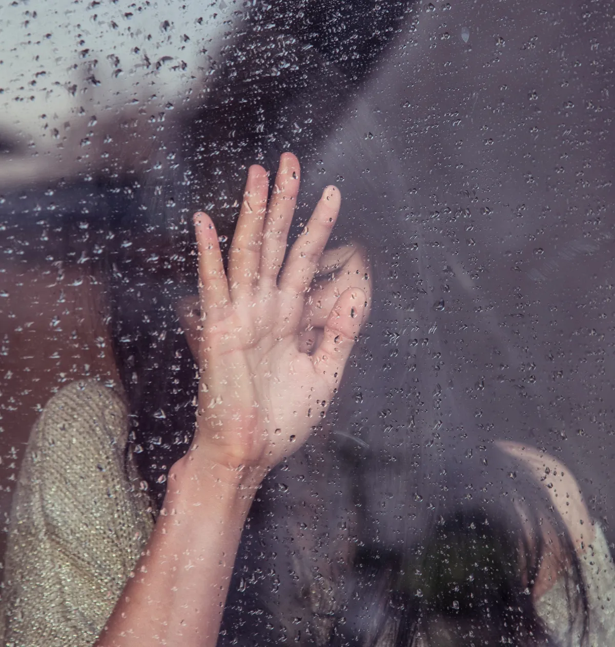 Mama sprzedaje stary wózek, aby nakarmić czwórkę dzieci, znajduje go następnego dnia na progu z notatką w środku – Historia dnia