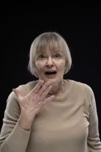 Widziałam, kto to robił pewnego dnia, po tym jak ktoś ciągle rzucał jajka na grób mojego męża, i to prawie zniszczyło moje życie.