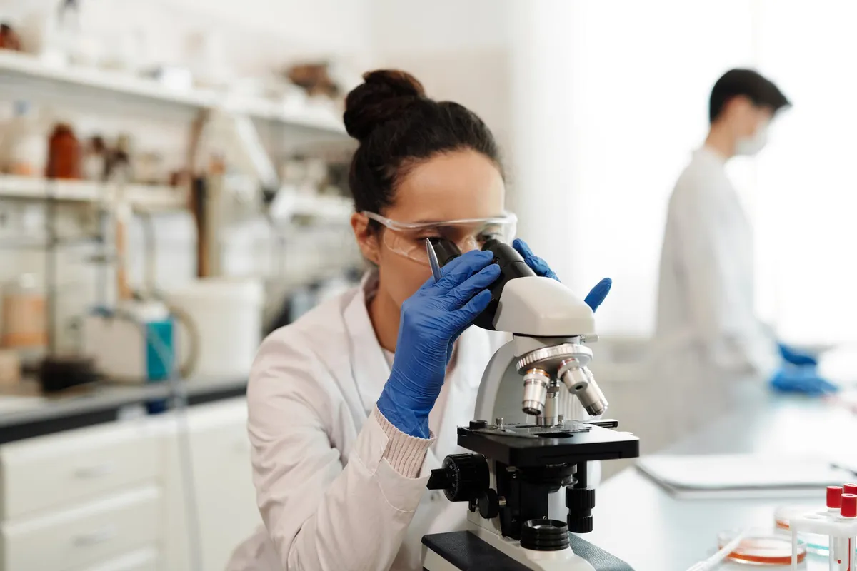 Kobieta dowiaduje się, że nie jest biologiczną matką trójki swoich dzieci - Historia dnia