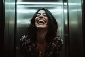 Mein Ex-Mann bekam nach der Scheidung unser Haus, unser Auto und unser ganzes Geld – ich musste lachen, denn das war genau das, was ich geplant hatte