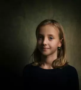 Kiedy otworzyłem schowek w samochodzie, który moja pasierbica podarowała mi na 55. urodziny, zbladłem.