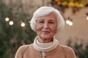 Historia dnia: Mama przyprowadza swojego syna do szkoły i staje się emocjonalna, widząc chłopca, który wygląda dokładnie jak jej syn.