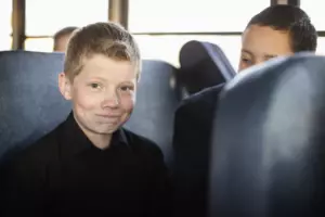 Historia dnia: Ciężarówka zatrzymuje się przed domem chłopca, aby go nagrodzić, po tym jak oddał swoje wymarzone buty, by kupić je biednemu koledze ze szkoły.