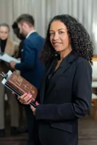 Po przyniesieniu do domu rysunku przedstawiającego rodzinę czteroosobową, mój syn przedstawił mi swoją "nową siostrę", a ja zbladłem.