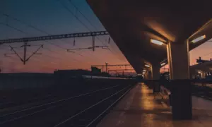 Historia dnia: Syn odwiedza mamę po siedmiu latach rozmów z nią tylko przez wideorozmowy, odkrywa opuszczony dom.