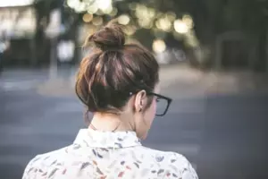 Po tym, jak moja córka i zięć zmarli dwa lata temu, moje wnuki powiedziały pewnego dnia: „Babciu, patrz, to nasza mama i tata!”