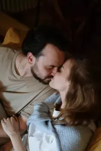 Prawda wyszła na jaw, gdy sprawdziłam telefon mojego męża i zobaczyłam wiadomość od żony jego szefa. Oto historia tego dnia.