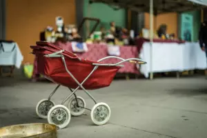 Historia na dziś: Matka sprzedaje swoje stare auto, aby nakarmić czwórkę swoich dzieci, a następnego dnia otrzymuje je z powrotem na swoim progu z listem w środku.