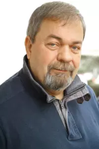 Historia dnia: Bogaty mężczyzna w SUV-ie zatrzymuje karetkę w korku, nie zdając sobie sprawy, że jego syn jest w środku.
