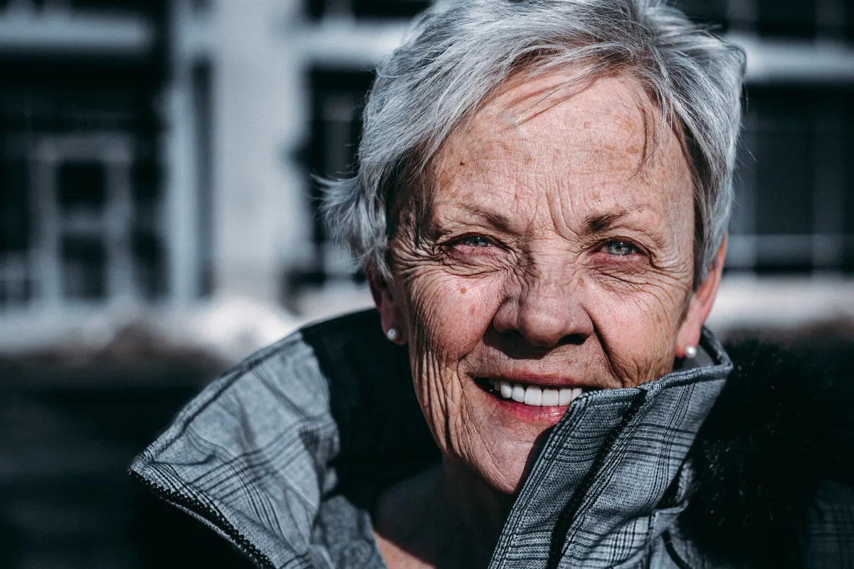 Biednej mamie nie pozwolono wejść na pokład samolotu, aby wrócić do domu do syna. „Muszę zobaczyć swoje dziecko!” – krzyczy — Historia dnia