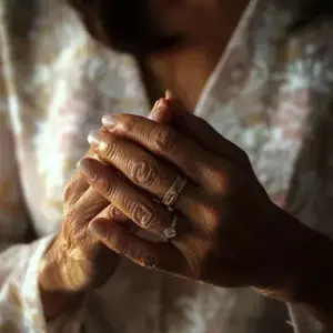 Uprawnione sprzedawczynie odmówiły mi przymierzenia sukni ślubnej, ale nie znały jednego ważnego szczegółu