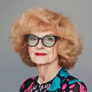 Oszustwo w branży nieruchomości zmusiło mnie do zamieszkania z marudnym nieznajomym, ale nigdy nie spodziewałem się, co wydarzy się później — Historia dnia