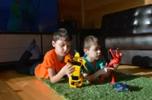 Po tym, jak moja córka i zięć zmarli dwa lata temu, moje wnuki pewnego dnia powiedziały: "Babciu, patrz, to nasza mama i tata!"