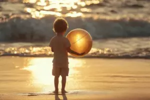 Zrozpaczony po pogrzebie żony zabrałem syna na wakacje – Krew mi zamarła, gdy powiedział: „Tato, spójrz, mama wróciła”.