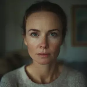 Odwiedziłam moją chorą teściową, żeby dać odpocząć mojemu zmęczonemu mężowi — to, co odkryłam, pozostawiło mnie bez tchu