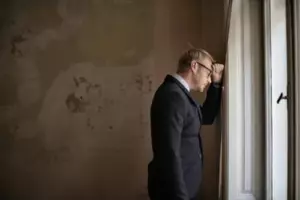 Nasz zmarły ojciec zostawił mi tylko pasiekę, podczas gdy moja siostra zajęła dom i mnie wykluczyła, ale jeden ul skrywał zmieniającą zasady gry tajemnicę — Historia dnia