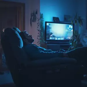 Mój mąż wyrzucił mnie i naszą trójkę dzieci z domu, więc zapukałam do pierwszych drzwi, które zobaczyłam i złożyłam podanie o pracę — Historia dnia