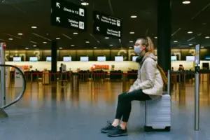Teściowie mojej córki zatrzymali pieniądze, które jej wysłałam, i traktowali ją jak służącą — upewniłam się, że wiedzą, że to był wielki błąd.
