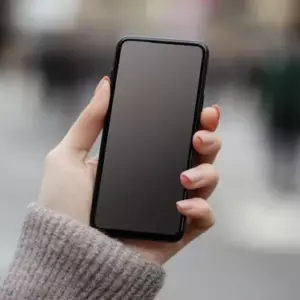 Przez lata moje związki nie trwały dłużej niż trzy miesiące, aż pewnej nocy znalazłam w Internecie swoje zdjęcie – Historia dnia