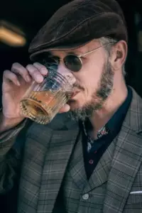 Stałem się ciężarem dla mojego ojca, gdy straciłem zdolność chodzenia - Historia dnia