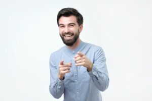 Mój nowy mąż poprosił mnie, żebym oddała swoją pensję jego mamie — żeby mogła mnie „nauczyć, jak ją wydawać”