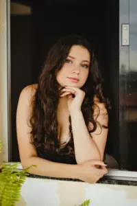 Moja ciotka miała na sobie białą sukienkę na ślubie mojej mamy, więc wzięłam wszystko w swoje ręce.