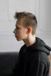 Podczas kłótni moja żona powiedziała, że nie jestem biologicznym ojcem naszego 15-letniego syna - nikt tego nie widział