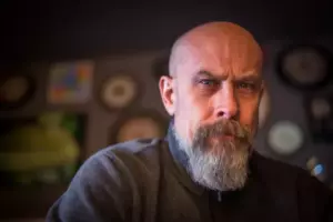 Szefowa zwalnia młodą zmywarkę pod zarzutem kradzieży: przeprasza przez łzy po otwarciu torby - Historia dnia