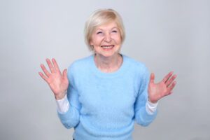 Mój narzeczony poczęstował mnie ekskluzywną kolacją z owocami morza - kiedy przyszedł rachunek, wyciągnął muchę z kieszeni, aby uniknąć płacenia, ale karma uderzyła go chwilę później