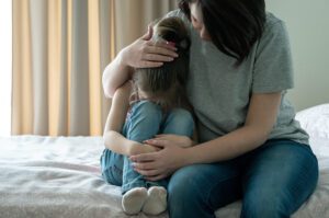 Na weselu moja szwagierka powiedziała mojej 4-latce, żeby jadła w łazience lokalu, ponieważ jej różowy odlew "zrujnował estetykę"