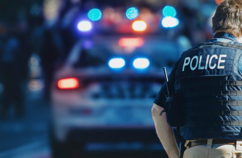 Wróciłem do domu i znalazłem moją matkę posiniakowaną. W tym samym czasie przyszło zdjęcie: mój tata na jachcie ze swoją kochanką