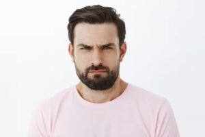 Naprawiłem kran na jachcie, a mój zięć zadrwił, "hydraulicy nie należą tutaj." spojrzałem mu prosto w oczy i powiedziałem... "to jest mój jacht".